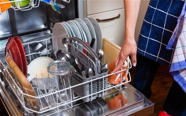 Máy rửa bát có rửa sạch xoong nồi không?
